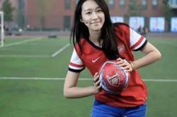 阿(ā)森(sēn)纳奪(duó)英超冠(guān)军基本(běn)稳了，但(dàn)奪(duó)欧冠(guān)冠(guān)军，概率不到(dào)30%