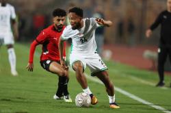 2-1，仅15%的(de)控(kòng)球(qiú)率+萨拉赫缺席仍赢，埃(āi)及掀翻勁(jìn)旅+终结3场不胜