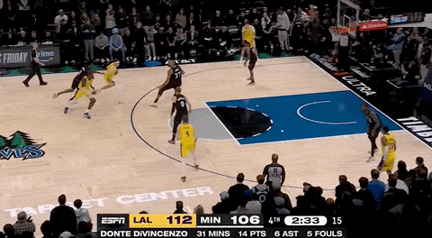 湖人绝杀！里夫斯压哨绝杀！排队给拉拉维亚道歉...