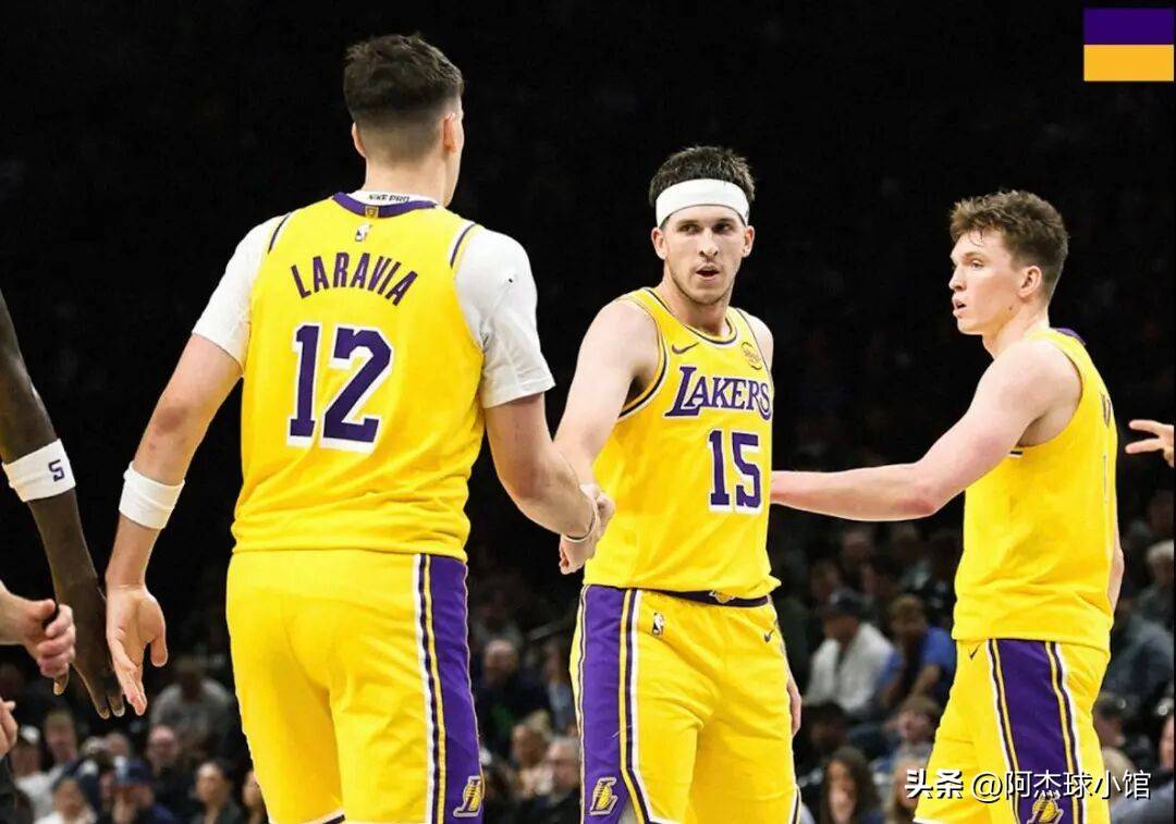 比肩科比！里夫斯压哨绝杀！厉害！