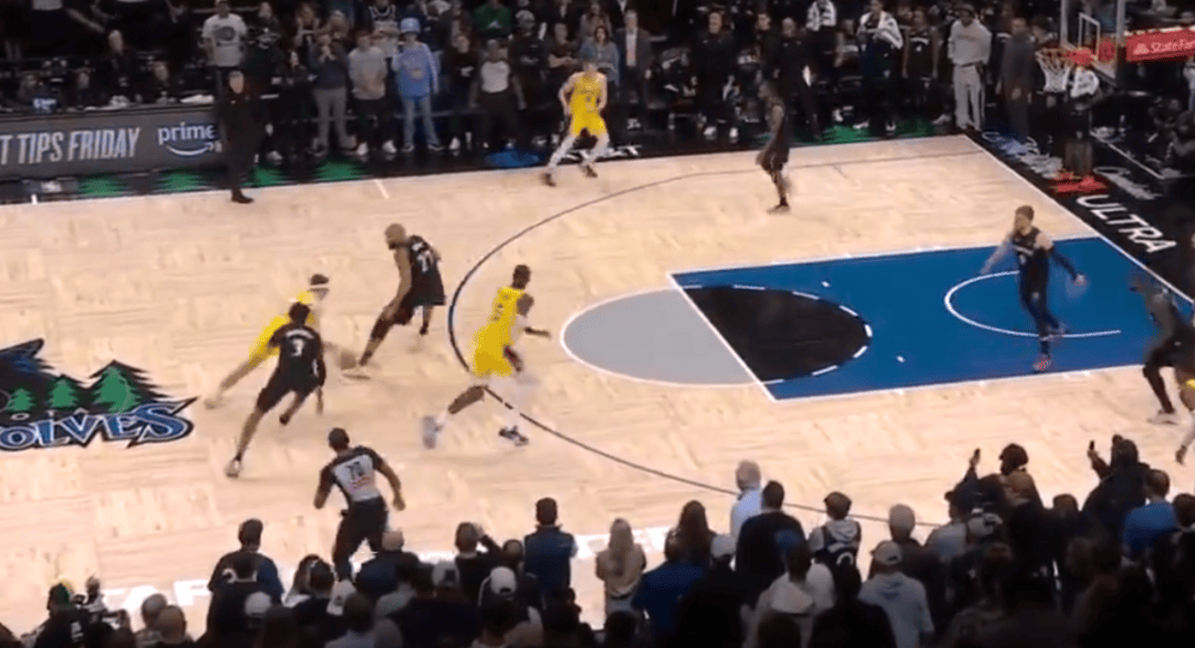 压哨绝杀！湖人要怎么留下里夫斯？