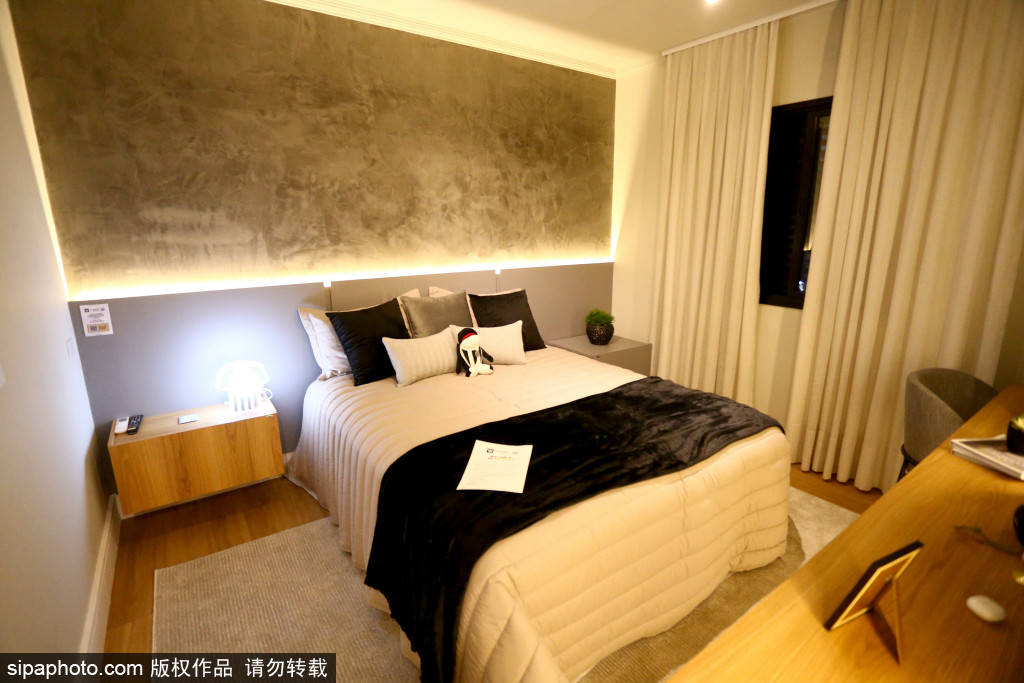 39岁诺伊尔第153次欧冠出场,超越本泽马,历史出场榜排名第5位!