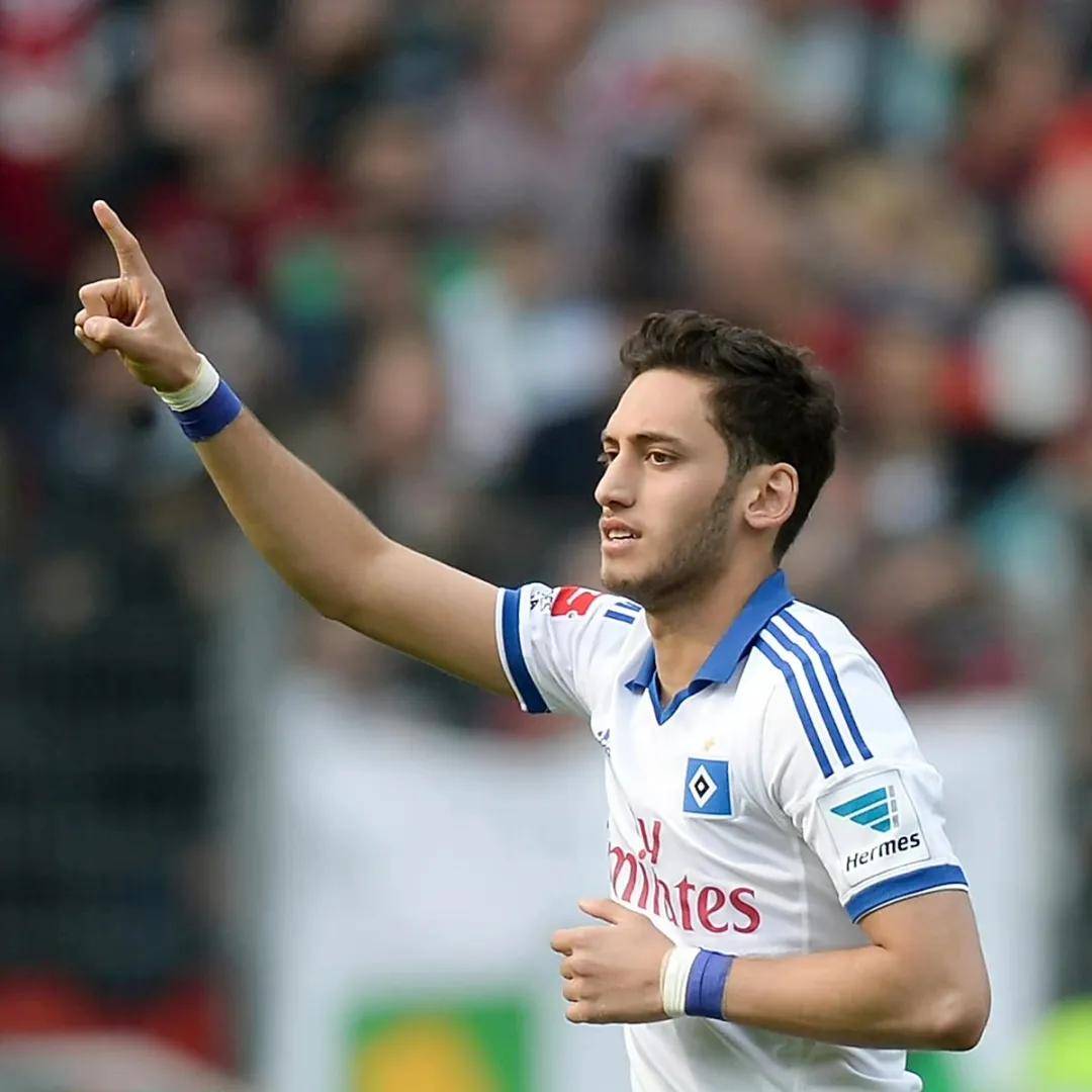 多变的恰尔汗奥卢!