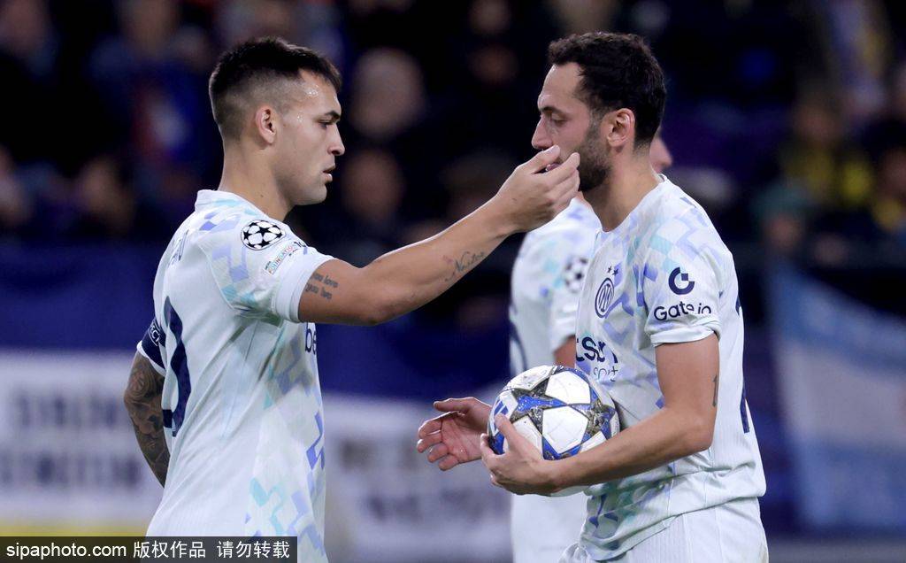 欧冠-劳塔罗传射+造点 邓弗里斯恰尔汗奥卢破门国米4-0