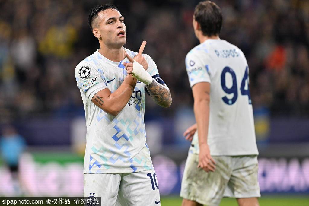欧冠-劳塔罗传射+造点 邓弗里斯恰尔汗奥卢破门国米4-0