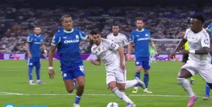 欧冠惊天误判?皇马赢球却惹争议,德泽尔比直言“可耻”,巴萨媒体公开嘲讽