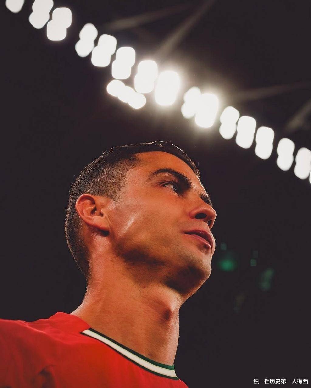 C罗还是只进点球!越位次数全场最多!评分只是稍微及格!