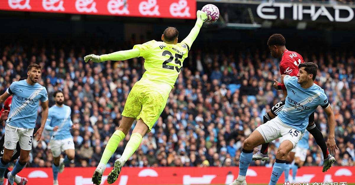 欧冠首轮:多纳鲁马助曼城信心大增,巴塞罗那轮换效果显著