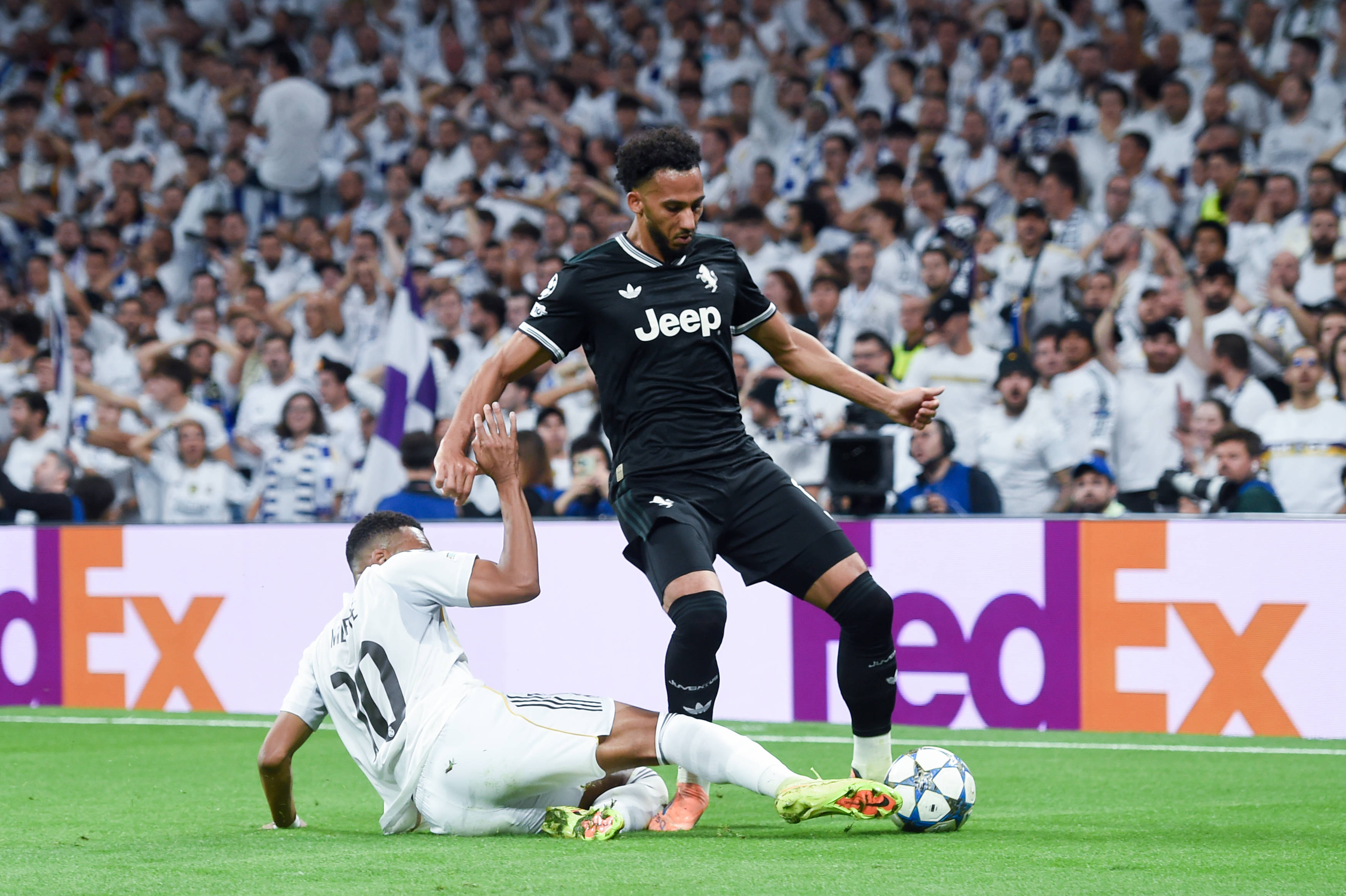 (体育)足球——欧冠:皇家马德里胜尤文图斯