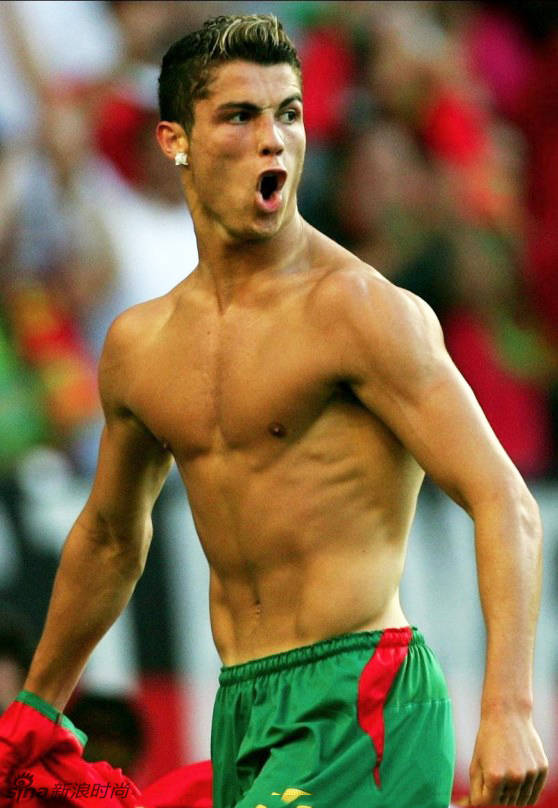 姆巴佩欧冠大四喜，冲击C罗欧冠单赛季17球纪录，目标历史进球纪录