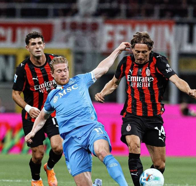 AC米兰欧冠疲劳可乘,那不勒斯攻击组合引人期待