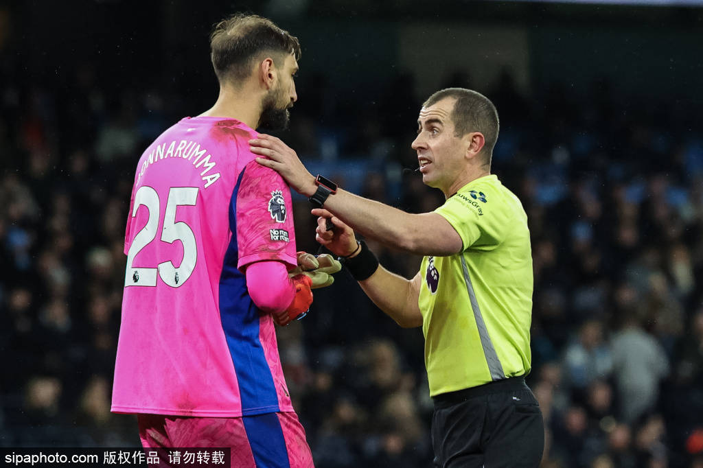 哈兰德54场欧冠55球：他是如何打破进球纪录的？