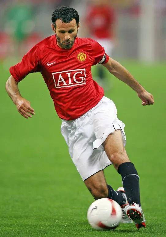 欧冠助攻榜出炉:欧冠助攻之王竟是他?力压梅罗,曼联传奇霸榜!