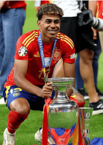 欧冠黄牌逼近,巴萨多将面临停赛风险