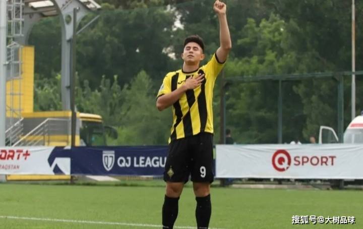 大鱼!中甲球队报价欧冠球队前锋:28岁1米9,欧冠11场1球