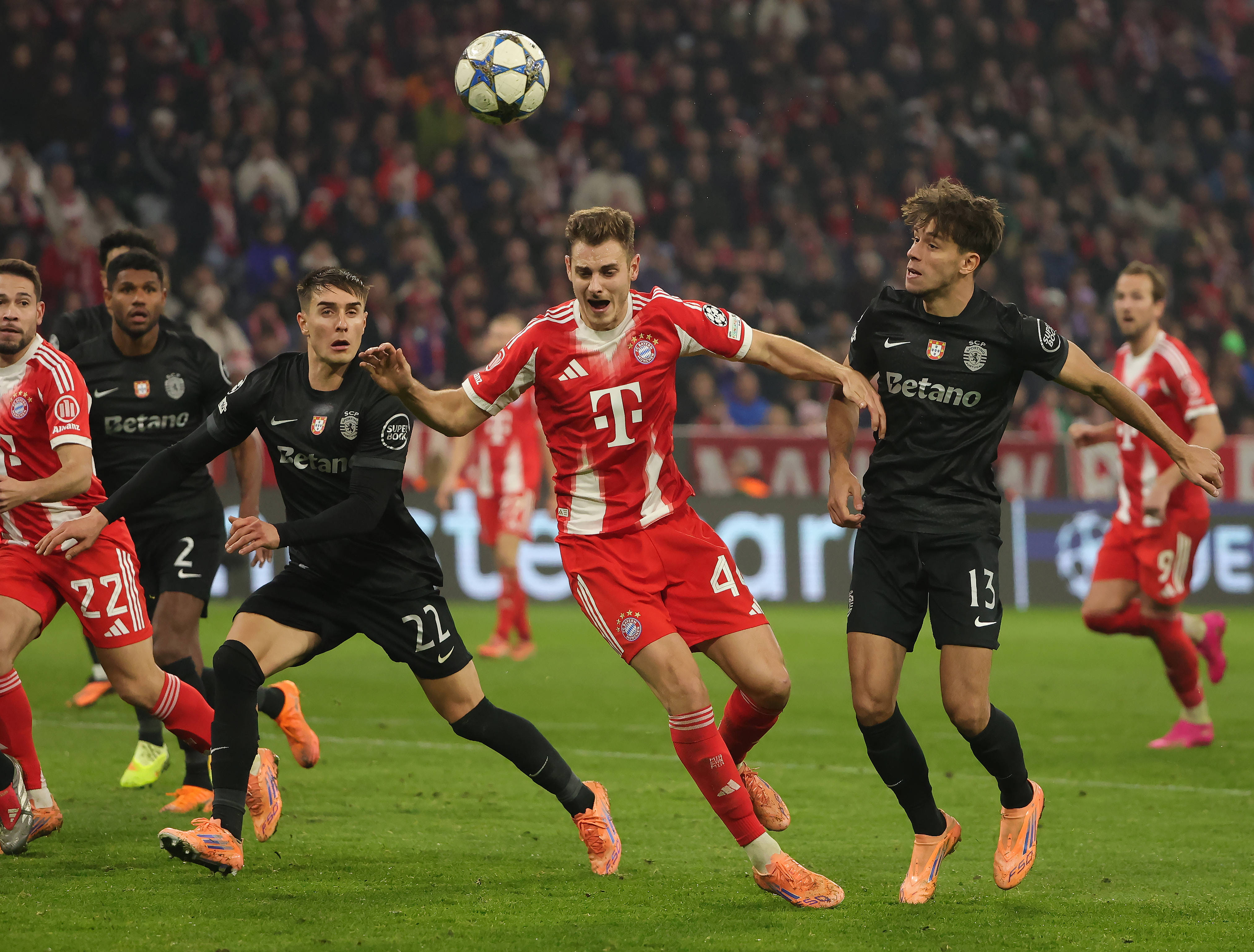 （体育）足球——欧冠：拜仁慕尼黑胜里斯本竞技