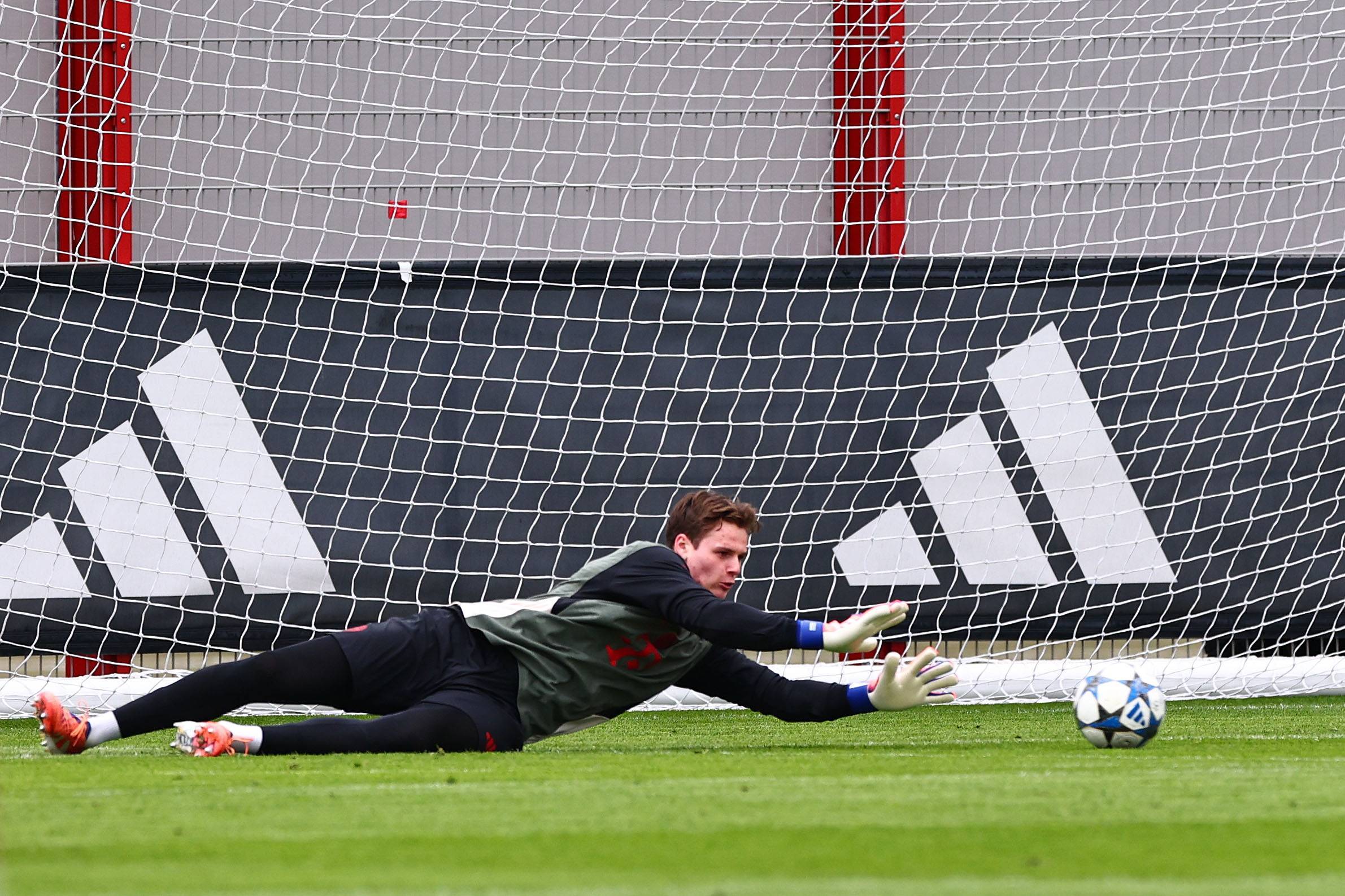 （外代二线）足球——欧冠联赛：拜仁慕尼黑赛前备战